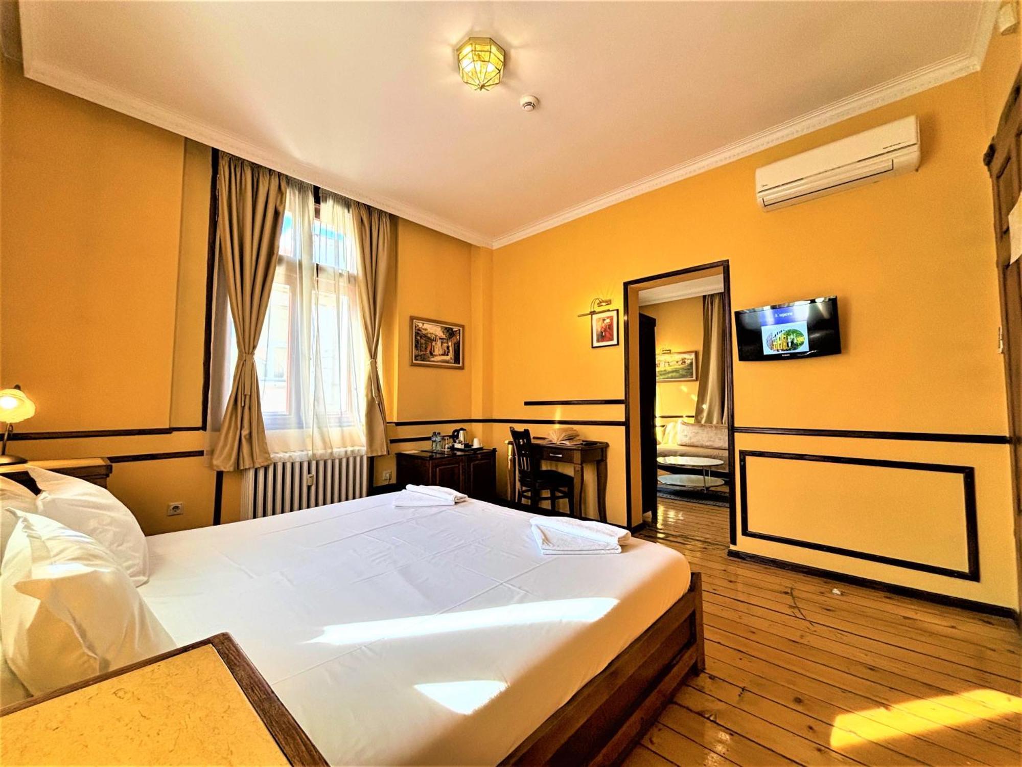 L'opera Wisma tamu