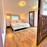 L\'Opera Guest House